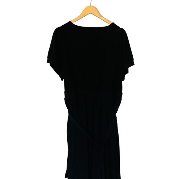 Torrid Black Surplice Neck Short Sleeve Swing Dress Size 3X - Picture 3 of 8